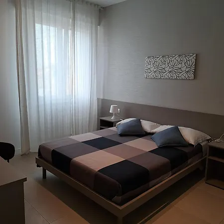 Bolognamania Rooms-saffi 3*